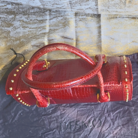 Vintage Red crocodile embossed leather with gold studs - Picture 5 of 10